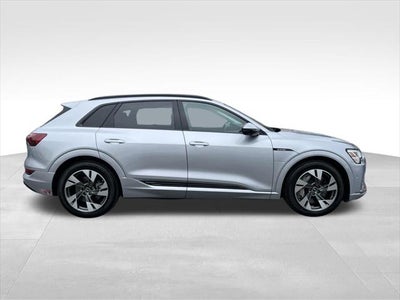 2022 Audi e-tron Premium quattro