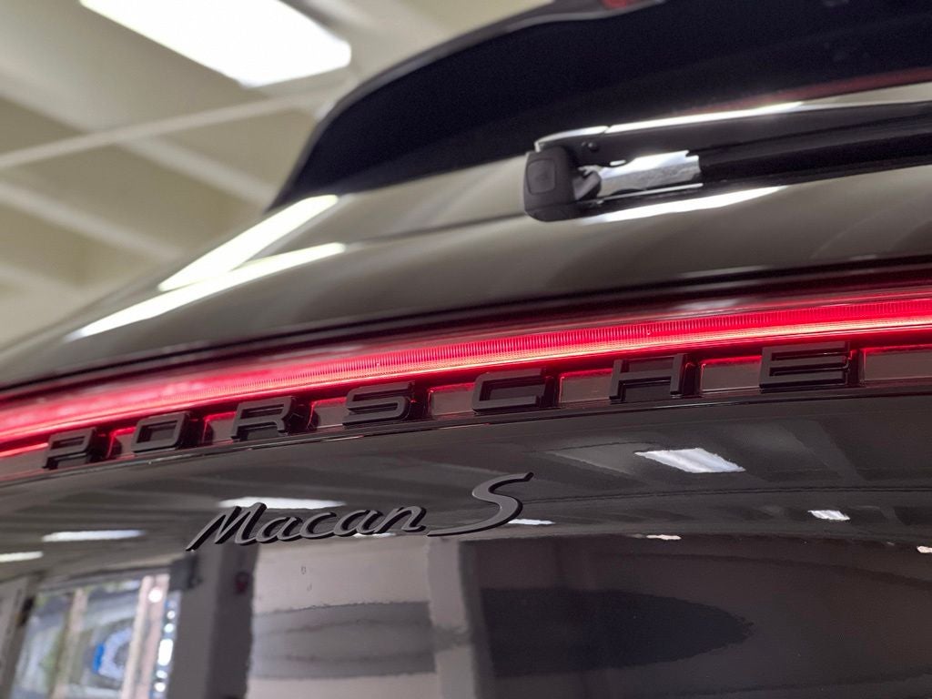 2022 Porsche Macan S