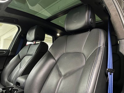 2022 Porsche Macan S