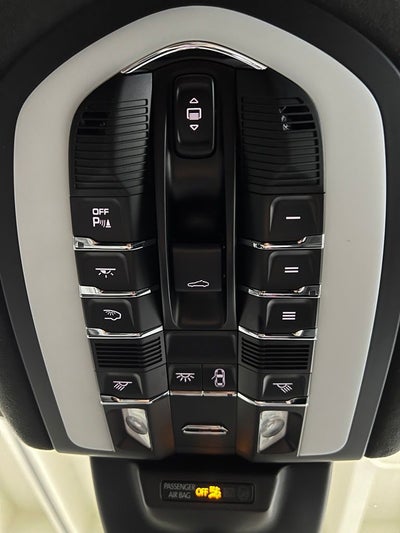 2022 Porsche Macan S