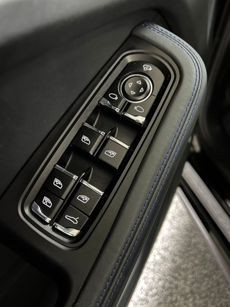 2022 Porsche Macan S