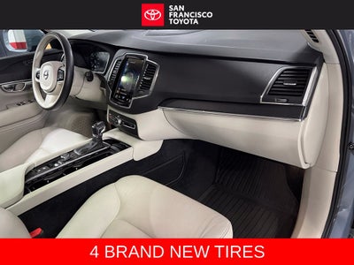 2020 Volvo XC90 T6 Momentum