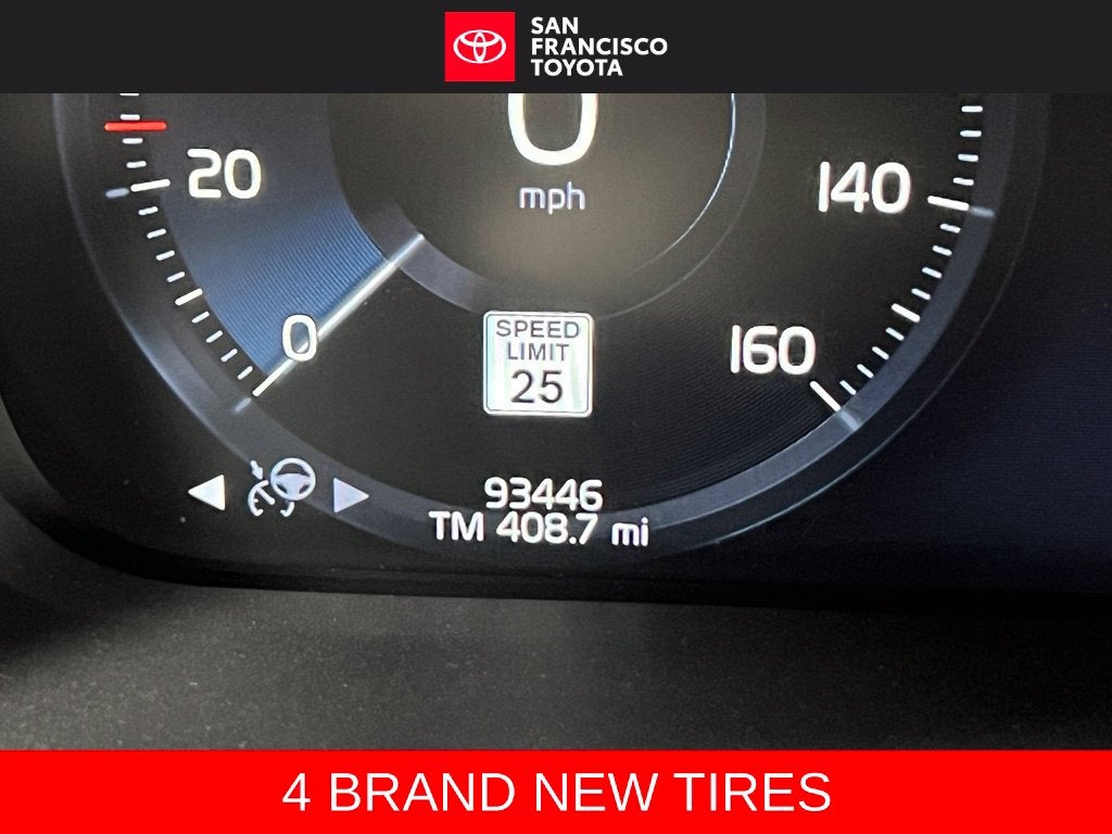 2020 Volvo XC90 T6 Momentum