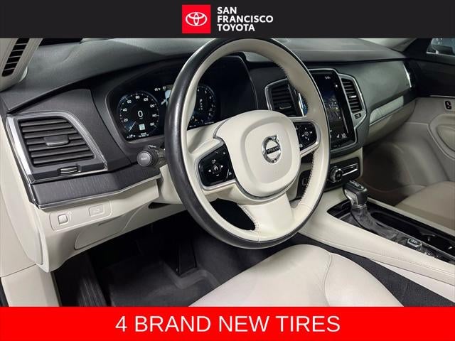 2020 Volvo XC90 T6 Momentum