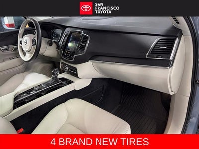 2020 Volvo XC90 T6 Momentum