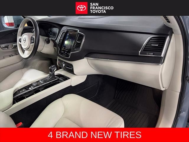 2020 Volvo XC90 T6 Momentum