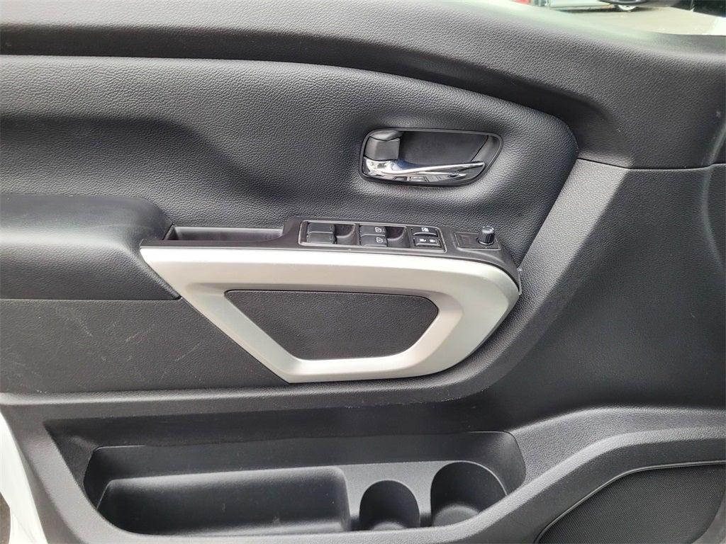 2019 Nissan Titan SV