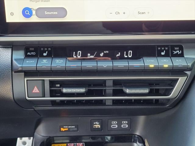 2025 Toyota Camry XSE Hybrid 48 MPG
