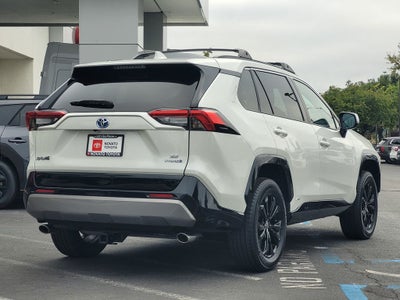 2022 Toyota RAV4 Hybrid SE