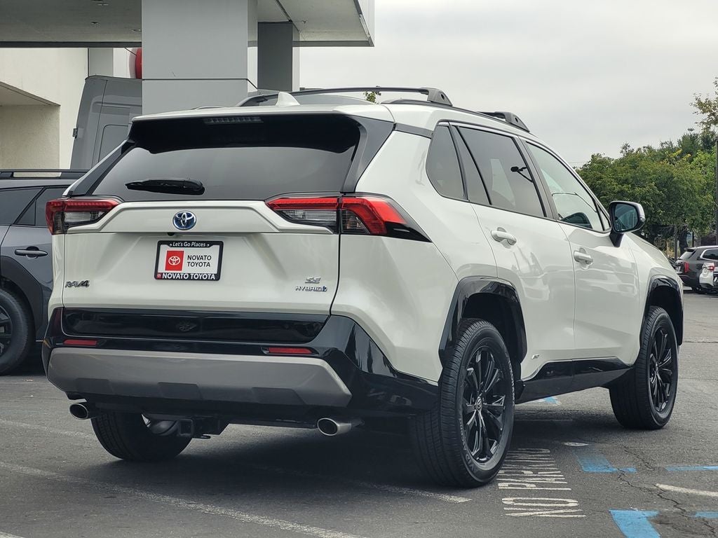 2022 Toyota RAV4 Hybrid SE