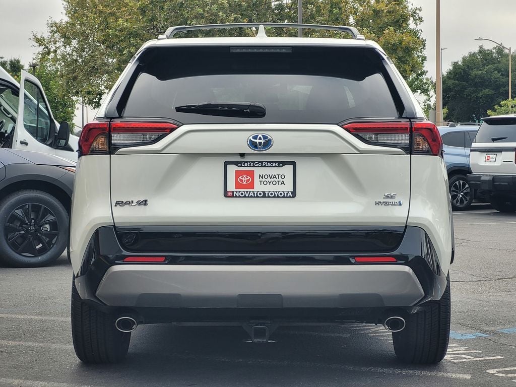 2022 Toyota RAV4 Hybrid SE