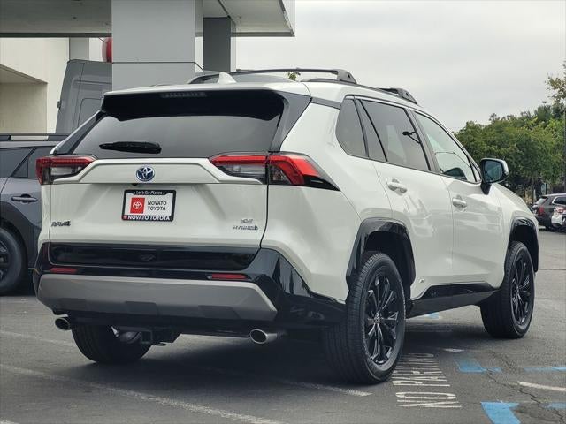 2022 Toyota RAV4 Hybrid SE
