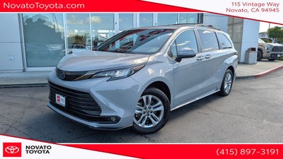2023 Toyota Sienna Woodland Edition 7 Passenger