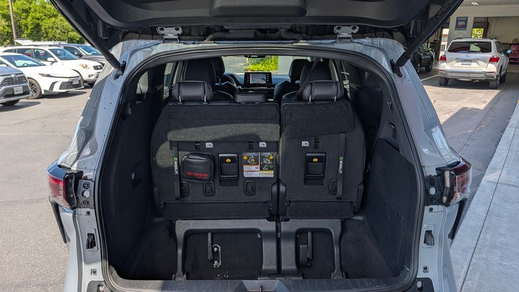 2023 Toyota Sienna Woodland Edition 7 Passenger