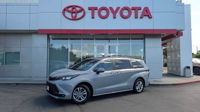 2023 Toyota Sienna Woodland Edition 7 Passenger