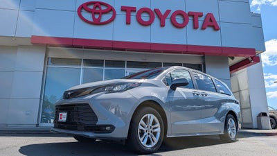 2023 Toyota Sienna Woodland Edition 7 Passenger