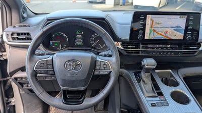 2023 Toyota Sienna Woodland Edition 7 Passenger