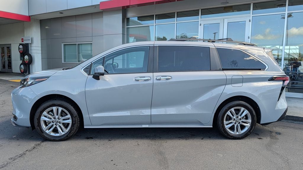 2023 Toyota Sienna Woodland Edition 7 Passenger