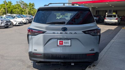 2023 Toyota Sienna Woodland Edition 7 Passenger