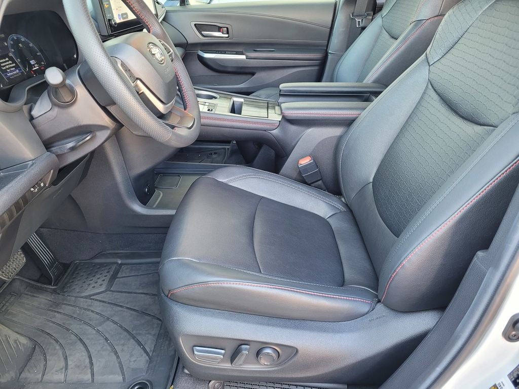 2025 Toyota Sienna XSE 7 Passenger