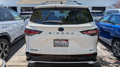 2025 Toyota Sienna XSE 7 Passenger