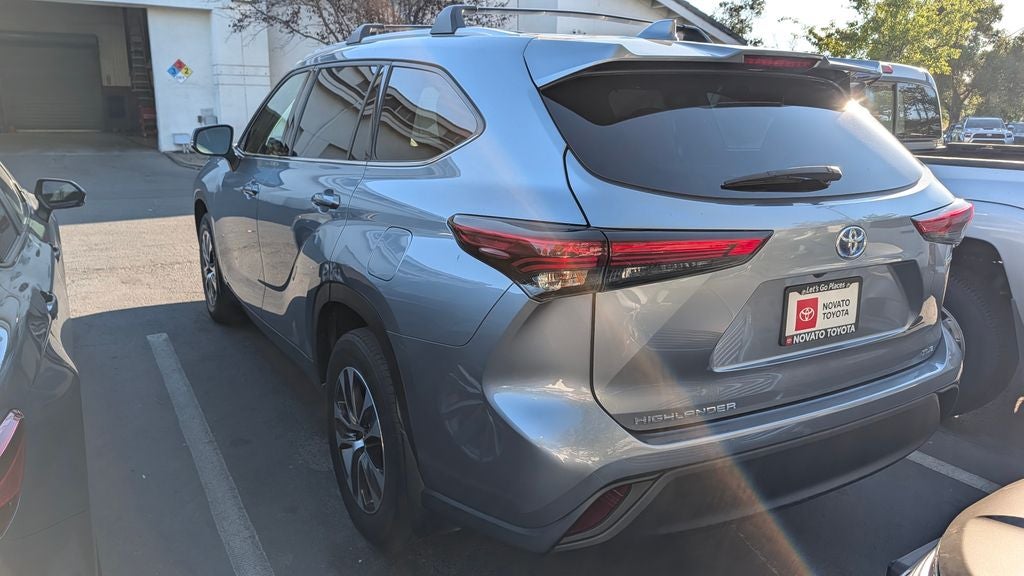 2022 Toyota Highlander Hybrid XLE