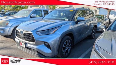 2022 Toyota Highlander Hybrid XLE