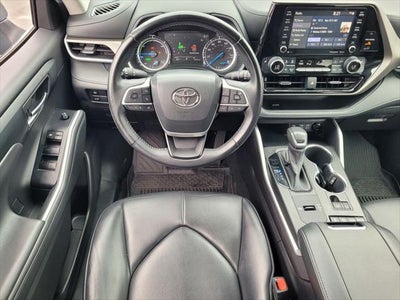2022 Toyota Highlander Hybrid XLE