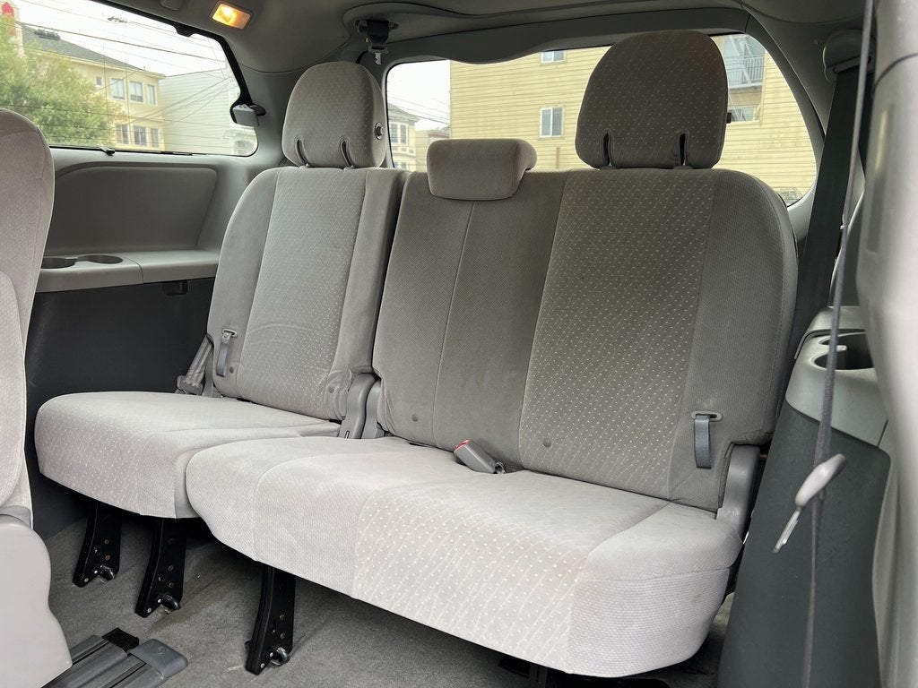 2019 Toyota Sienna LE 8 Passenger