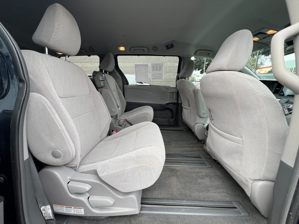 2019 Toyota Sienna LE 8 Passenger