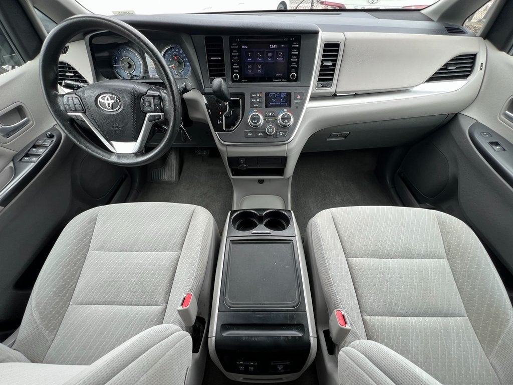 2019 Toyota Sienna LE 8 Passenger