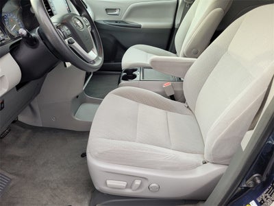 2019 Toyota Sienna LE 8 Passenger