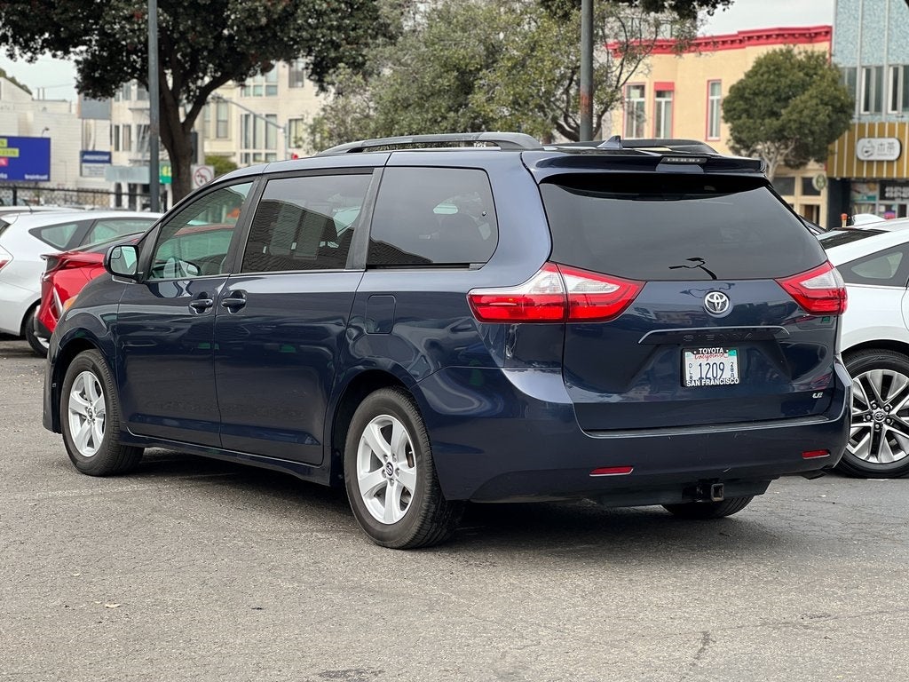 2019 Toyota Sienna LE 8 Passenger