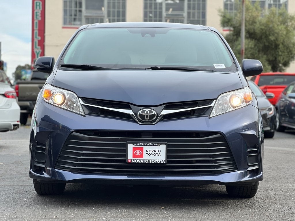 2019 Toyota Sienna LE 8 Passenger