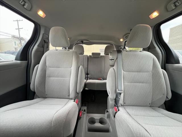 2019 Toyota Sienna LE 8 Passenger