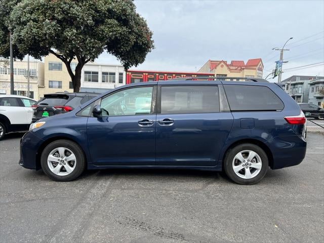 2019 Toyota Sienna LE 8 Passenger