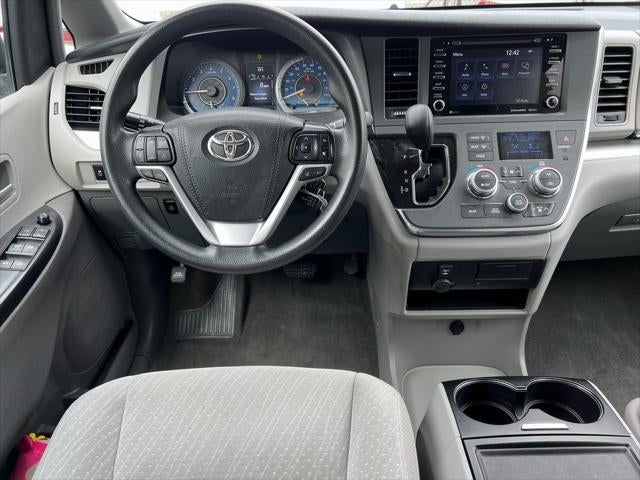2019 Toyota Sienna LE 8 Passenger
