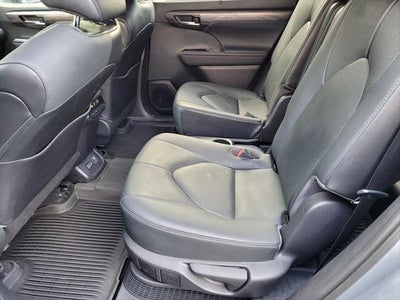 2022 Toyota Highlander Hybrid Limited
