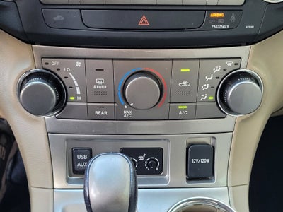 2012 Toyota Highlander SE