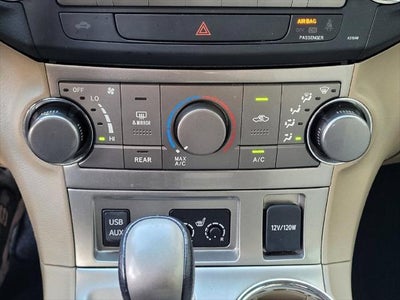 2012 Toyota Highlander SE