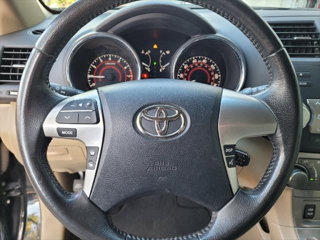 2012 Toyota Highlander SE