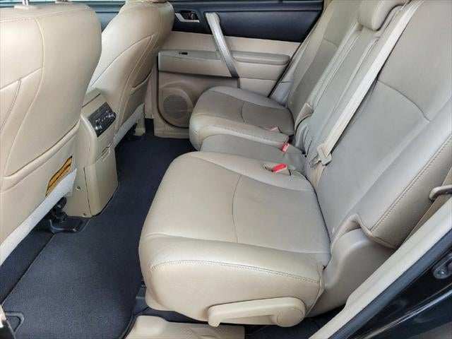 2012 Toyota Highlander SE