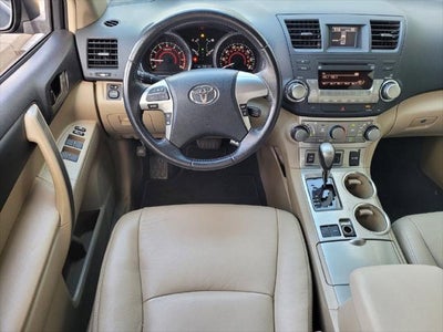 2012 Toyota Highlander SE
