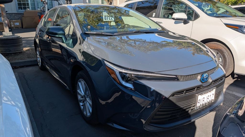 2025 Toyota Corolla Hybrid LE