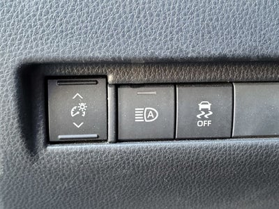 2023 Toyota Venza LE