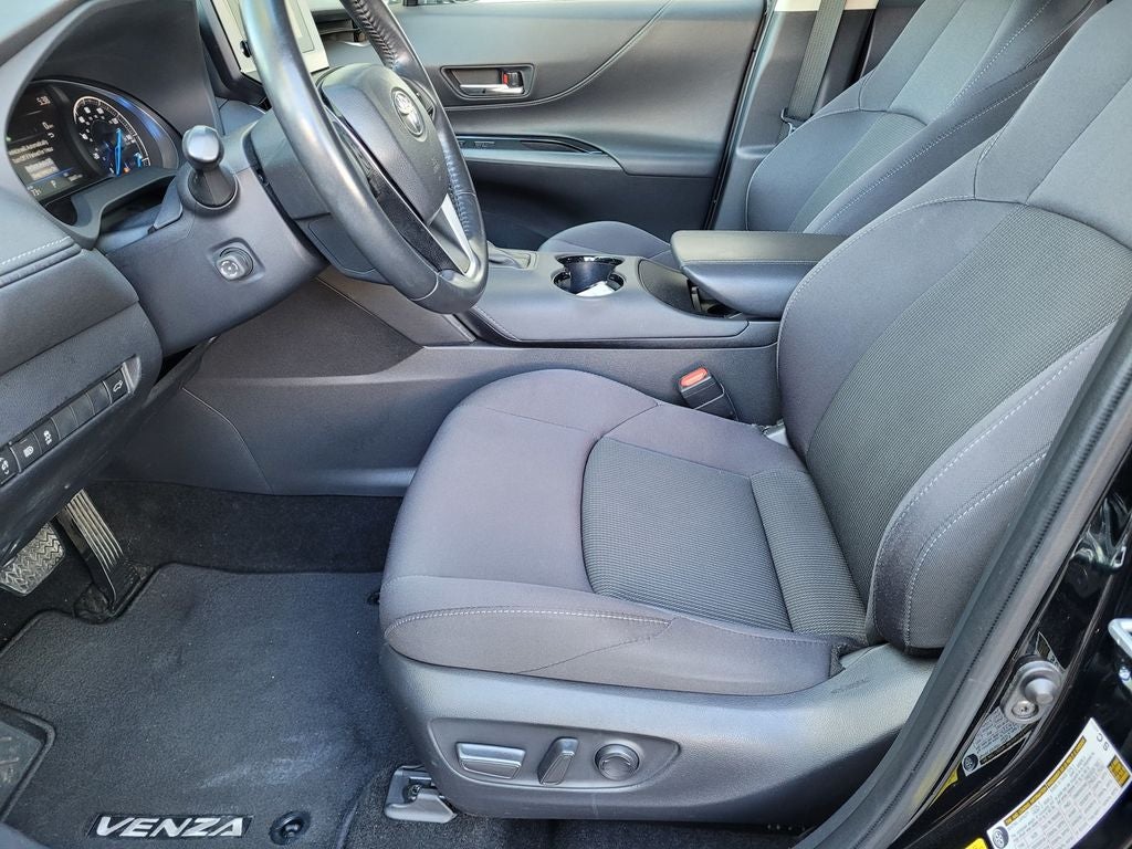 2023 Toyota Venza LE