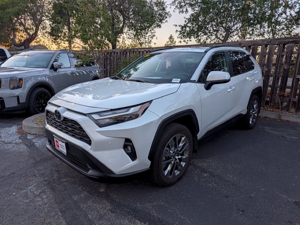 2025 Toyota RAV4 XLE Premium