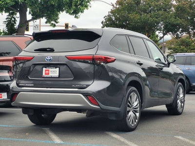 2021 Toyota Highlander Hybrid Platinum