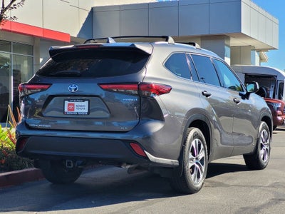 2021 Toyota Highlander Hybrid XLE