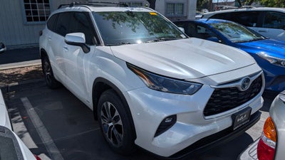 2023 Toyota Highlander Hybrid XLE